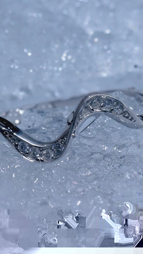 Frozen Wave - Ring Silber & Moissanit